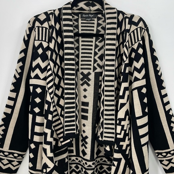 Charlie Paige Cardigan - Picture 2 of 3